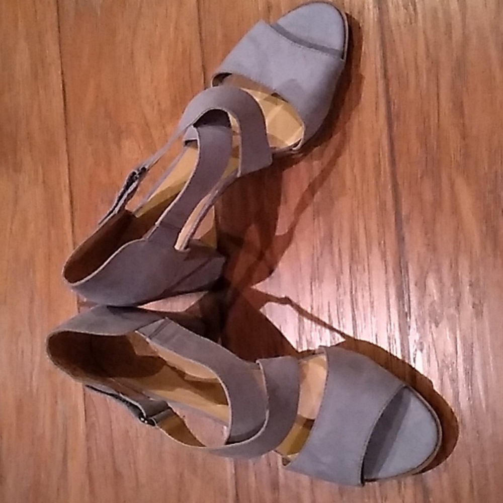 Naturalizer Lindy Block Heel Open Toe Sandal size 10